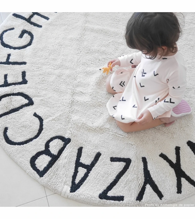 Lorena Canals Round Rug - ABC - Natural/Black (5') 5 Lorena Canals Round Rug - ABC - Natural/Black (5') - Image 5