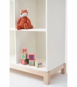 Milton & Goose Cubby Bookshelf - White 7 Milton & Goose Cubby Bookshelf - White -Britax || Little Unicorn || Graco Shop milton goose cubby bookshelf white 121