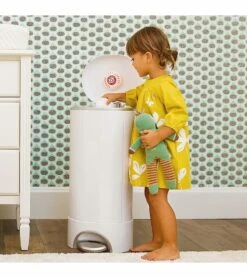 Munchkin STEP Diaper Pail 10 Munchkin STEP Diaper Pail -Britax || Little Unicorn || Graco Shop munchkin step diaper pail 9