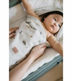 Petit Pehr Hooded Towel - Rush Hour -Britax || Little Unicorn || Graco Shop petit pehr hooded towel rush hour 9