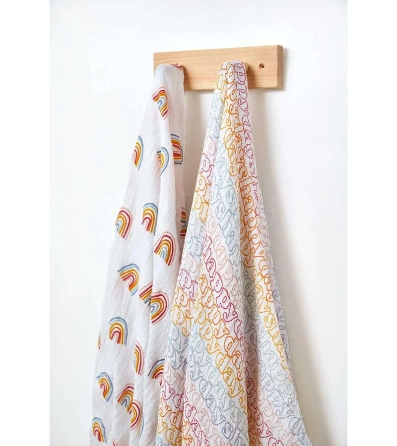 Petit Pehr Organic Swaddle - Rainbows 2 Petit Pehr Organic Swaddle - Rainbows - Image 2