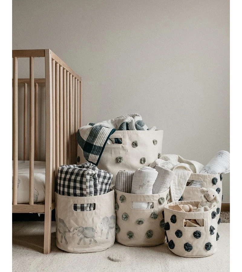 Petit Pehr Pom Pom Basket - Hamper - Sage 2 Petit Pehr Pom Pom Basket - Hamper - Sage - Image 2